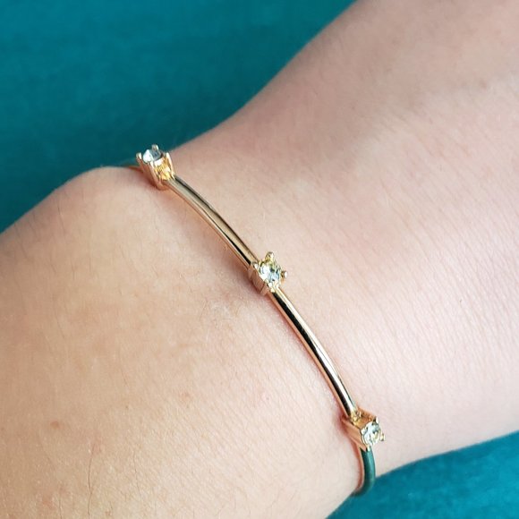 2/15$ Avon minimalist 3 rhinestones bracelet - Picture 2 of 6